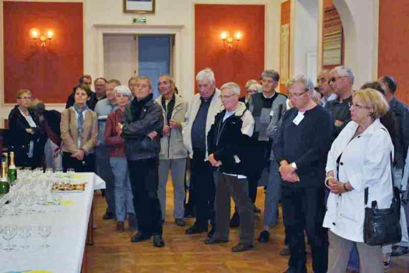 4_DSC_1370 (Sommier).jpg - ... attentifs...